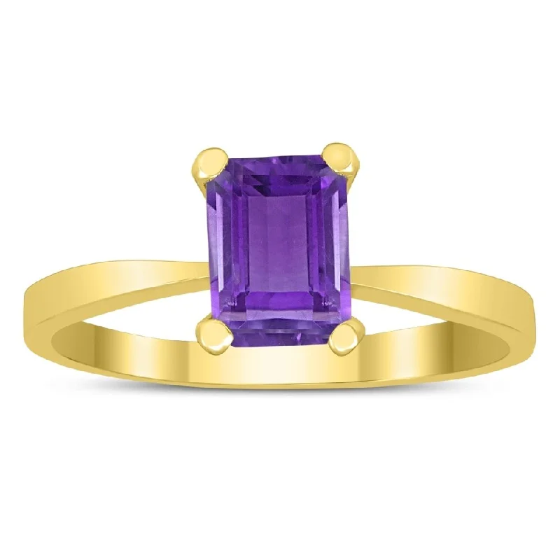 Emerald Shaped 7X5MM Amethyst Solitaire Ring in 10K Yellow Gold