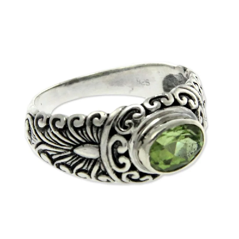 Handcrafted Sterling Silver 'Bali Heritage' Peridot Ring (Indonesia)