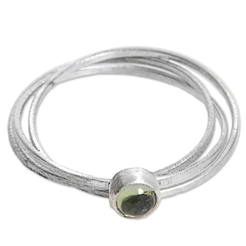 Handmade Sterling Silver 'Magical Force in Light Green' Peridot Ring (Indonesia)