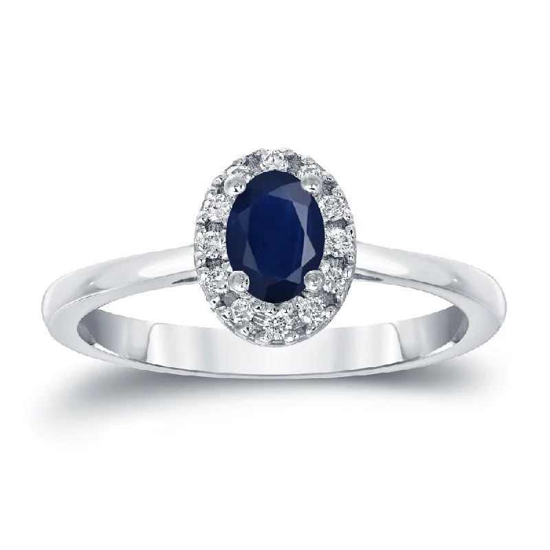 Platinum 1/2ct Sapphire Oval and 1/10ct TDW Diamond Halo Engagement Ring (H-I, SI1-SI2)