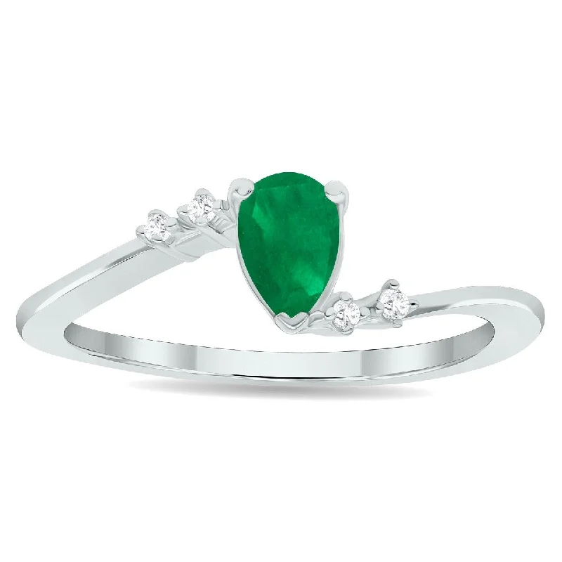 Women's Emerald and Diamond Wave Ring in 10K White Gold