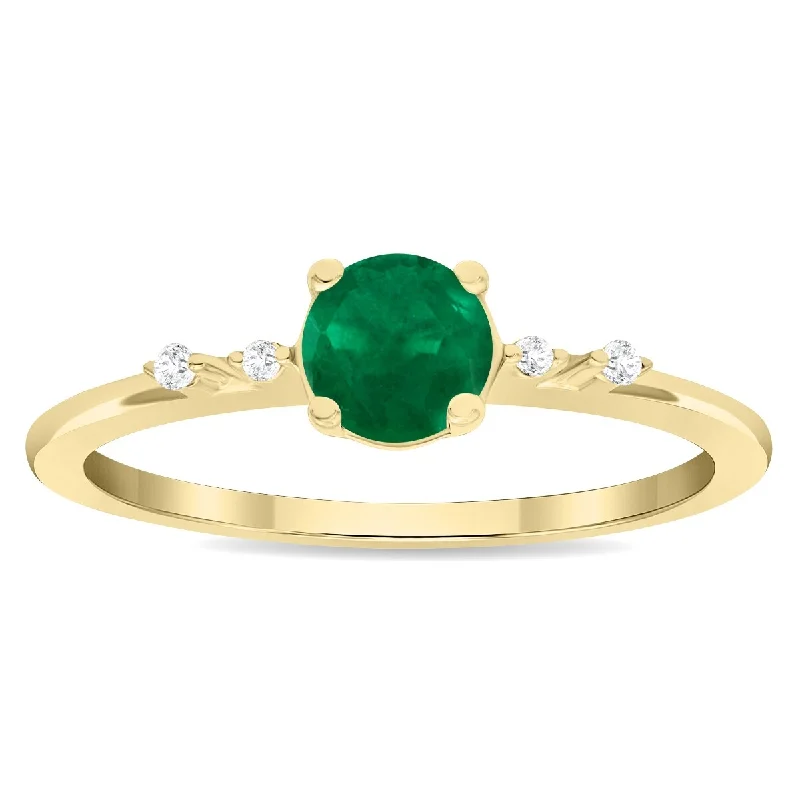 Women's Round Shaped Emerald and Diamond Sparkle Ring in 10K Yellow Gold