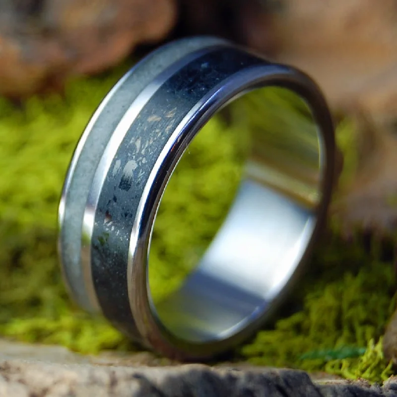 American Heart | Men's Deer Antler, Anthracite Coal & Titanium Wedding Ring