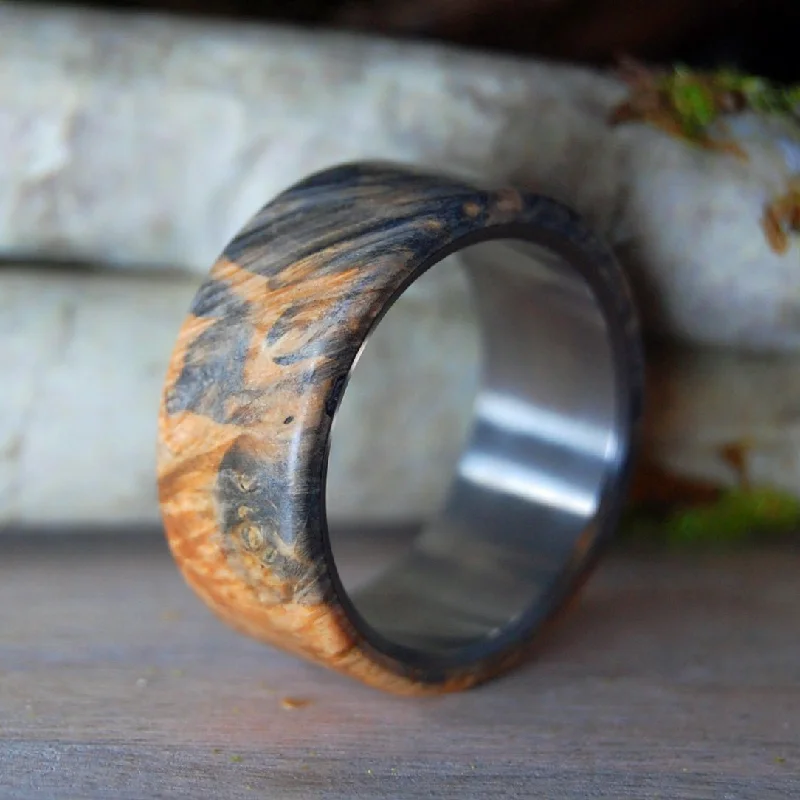 California King | Men's Wood & Titanium Wedding Ring