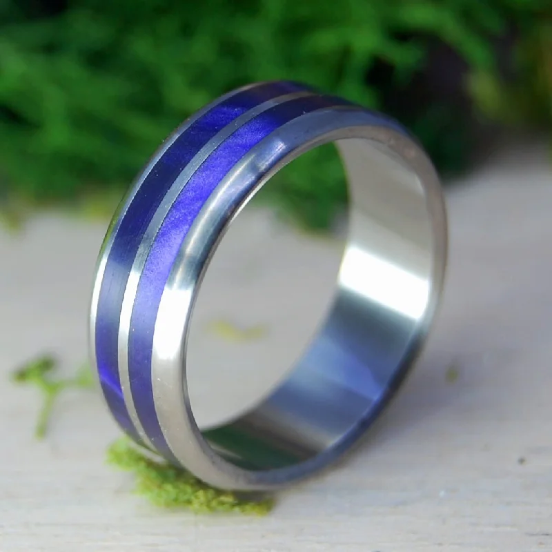 Centered Roman Purpure | Men's Purple Marbled Opalescent Resin & Titanium Wedding Ring