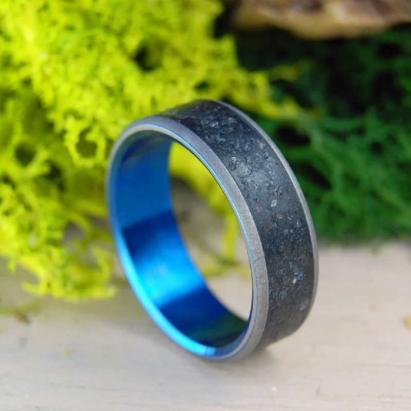 Icelandic Blue Eruption | Men's Beach Sand, Lava & Titanium Wedding Ring