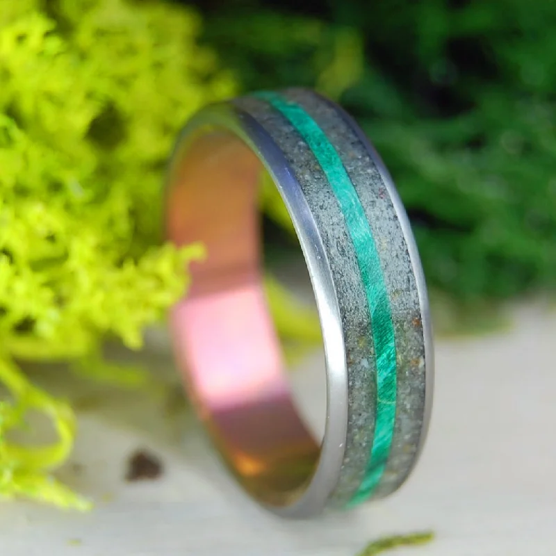 Rathlin Island Ireland | Men's Rathlin Island Beach Sand, Green Box Elder Wood & Titanium Wedding Ring