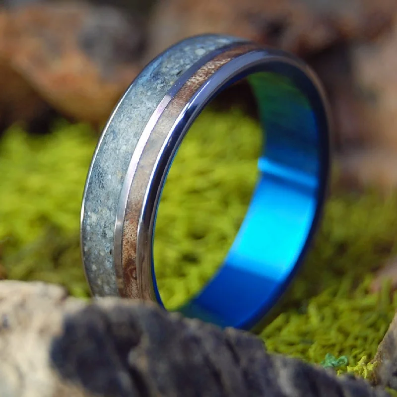 Sequoia Grove | Men's Pacific Grove Beach Sand, Sequoia Redwood & Titanium Wedding Ring