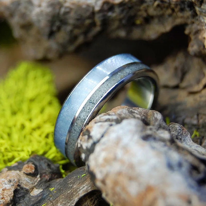 Smyrna Beach Mist | Men's Beach Sand, Gray Marbled Opalescent & Titanium Wedding Ring