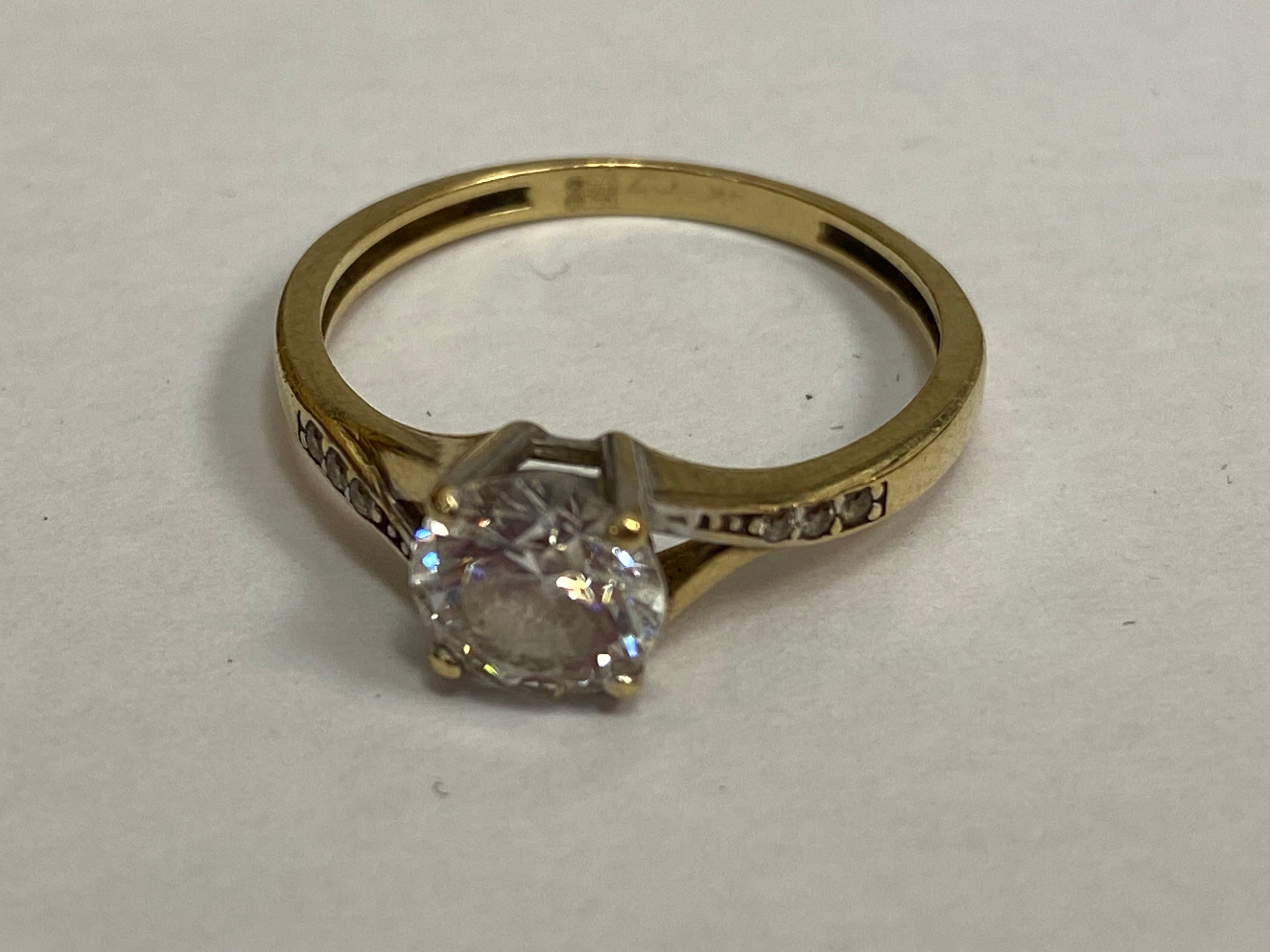 9CT GOLD RING LEIGH STORE