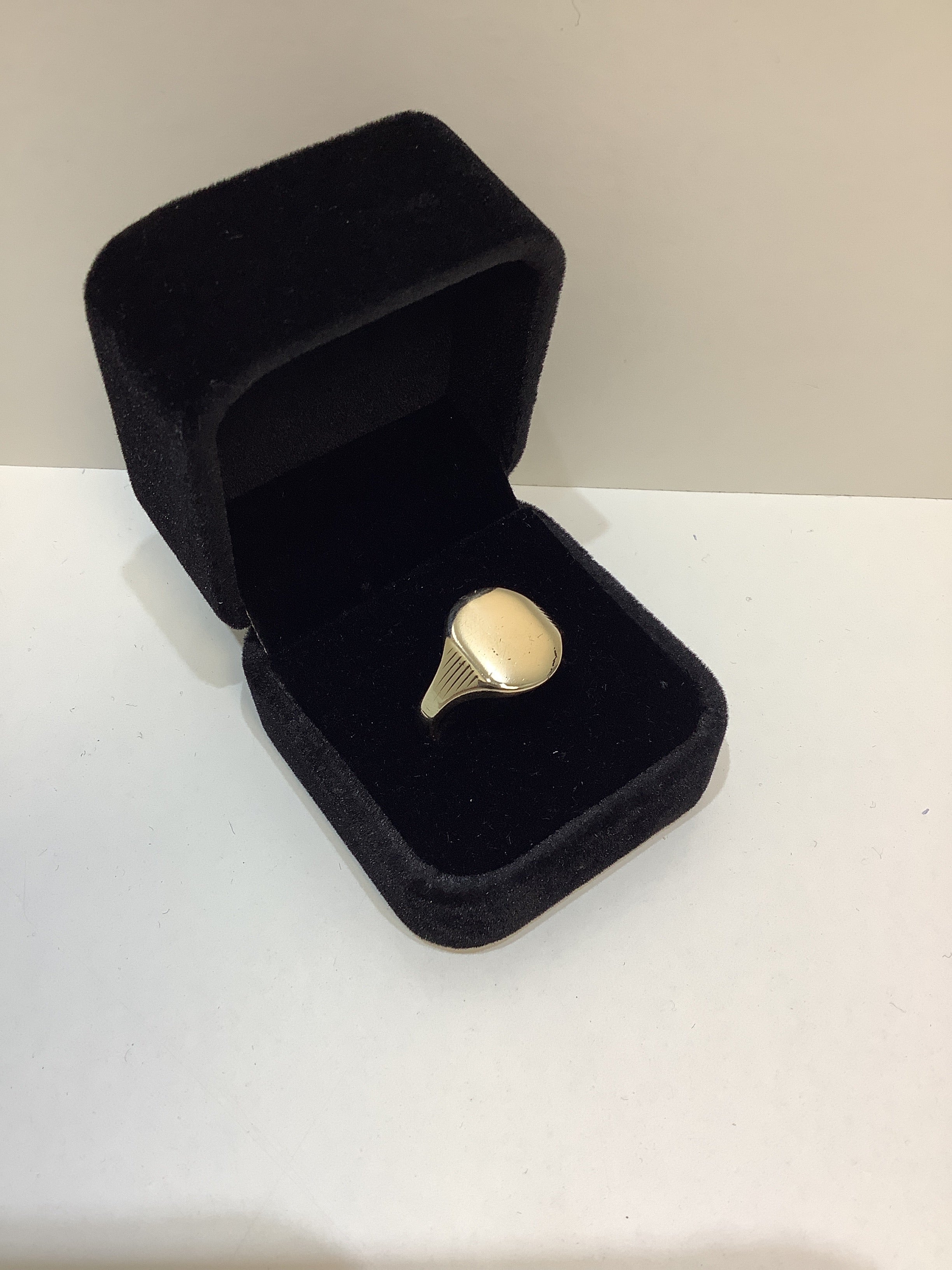 ***Christmas savings****** solid gold gents signet ring