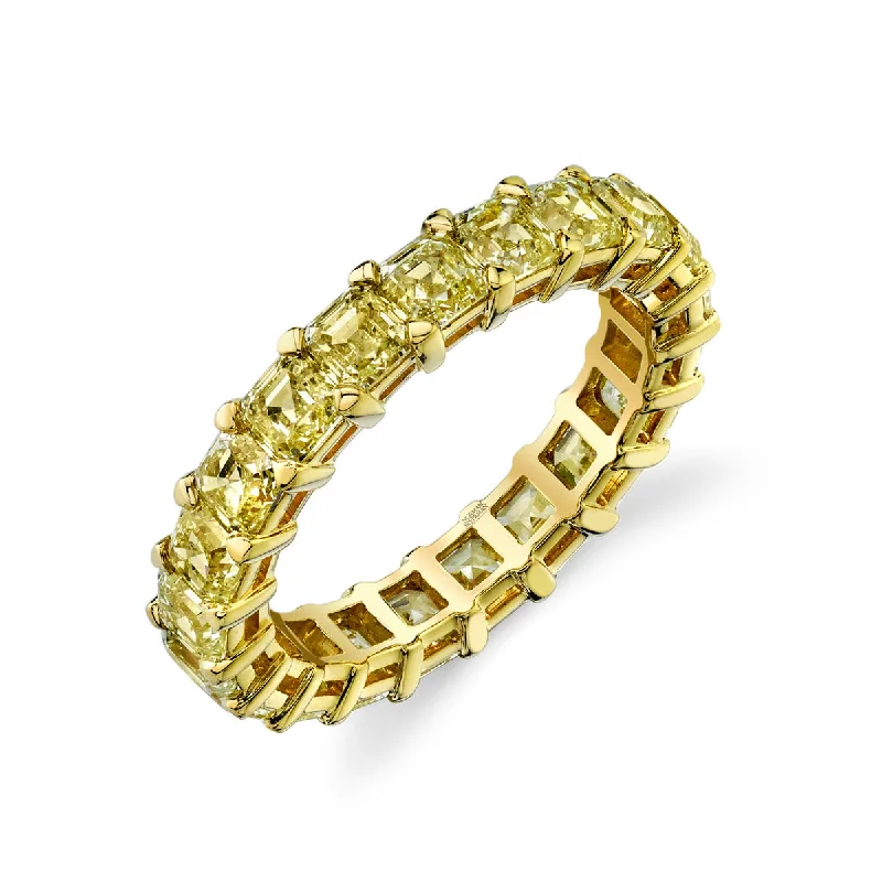 Asscher-Cut Diamond Eternity Band Set in 18k Yellow Gold