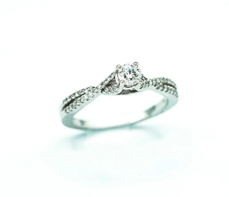 Montalvo Diamonds - Round Brilliant Cut in 14k White Gold