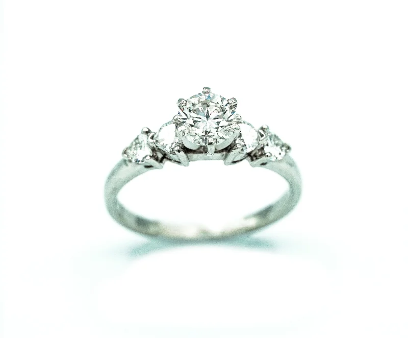 Montalvo Diamonds - 5 Stone Round Brilliant Cut Ring in 18k White Gold